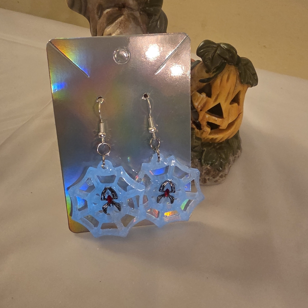 Glow In The Dark Resin Spider Web Long Dangle Earrings With Spider Charm